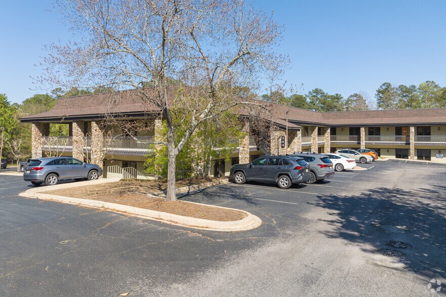 300 Cahaba Park Cir, Birmingham, AL à louer - Photo de l’immeuble – Image 3 sur 23