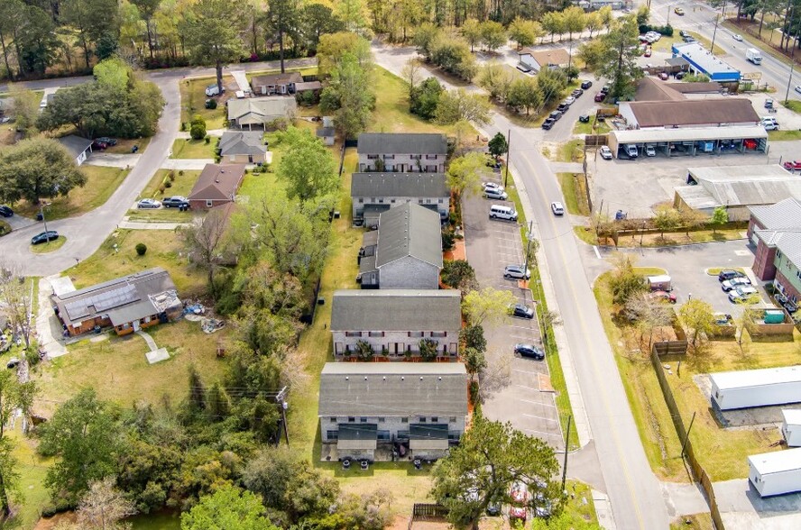 617 Wassamassaw Rd, Summerville, SC à vendre - Photo de l’immeuble – Image 1 sur 10