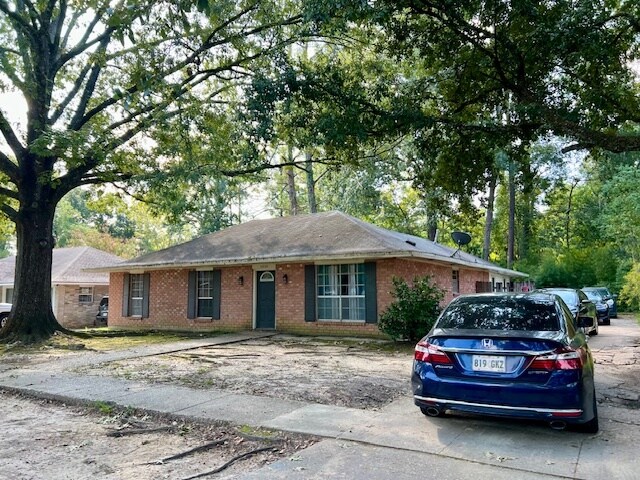 13338 E Shamrock Ave, Baton Rouge, LA à vendre - Photo principale – Image 1 sur 1
