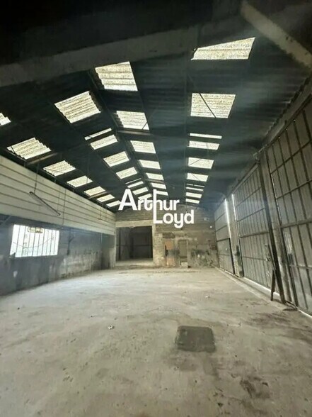 Local d’activités dans La Roquette-sur-Siagne à louer - Photo intérieure – Image 2 sur 9