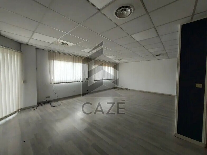 Local d’activités dans Mérignac à louer - Photo intérieure – Image 3 sur 4