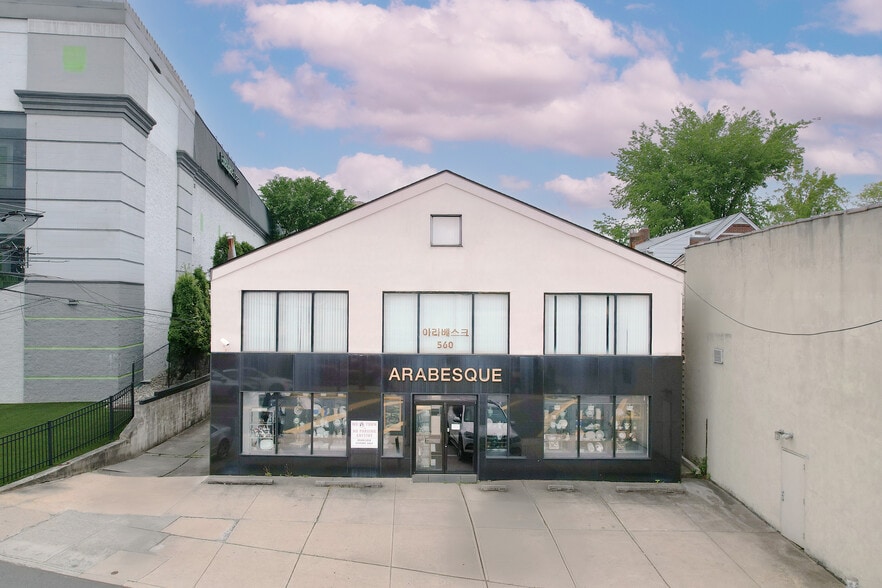 560 Main St, Fort Lee, NJ à vendre - Photo principale – Image 1 sur 49