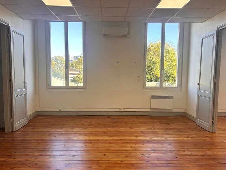 388 Boulevard Jean-Jacques Bosc, Bègles à louer - Photo de l’immeuble – Image 3 sur 11