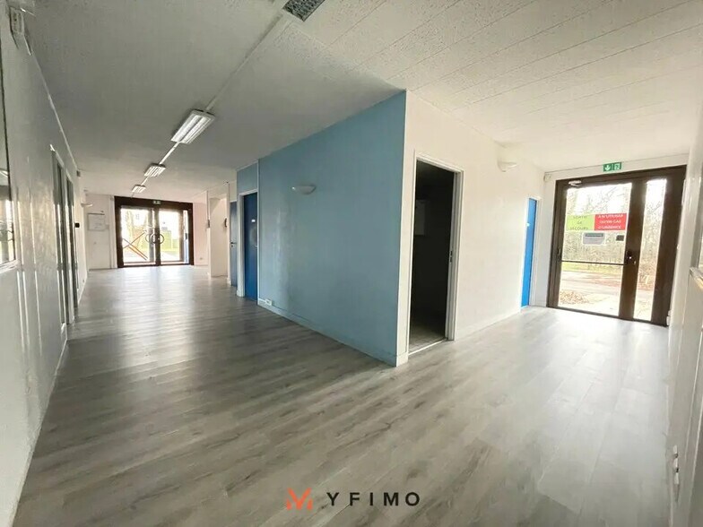 Bureau dans Aubergenville à vendre - Photo de l’immeuble – Image 3 sur 10