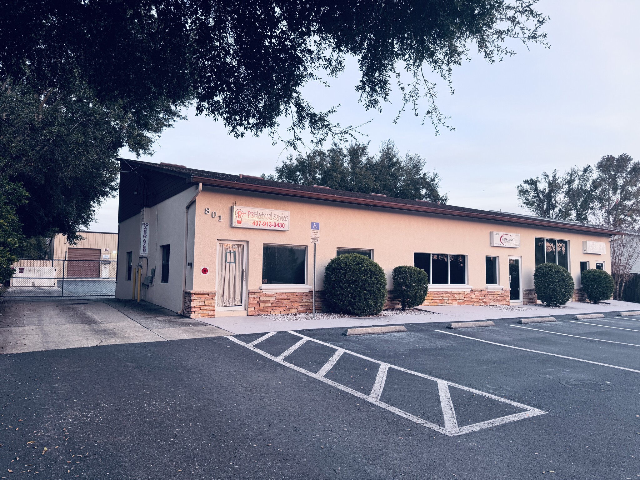 803 Eyrie Dr, Oviedo, FL à louer Photo principale– Image 1 sur 3