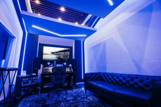 Plus de détails pour 5325 Topanga Canyon Blvd, Woodland Hills, CA - Bureau à louer