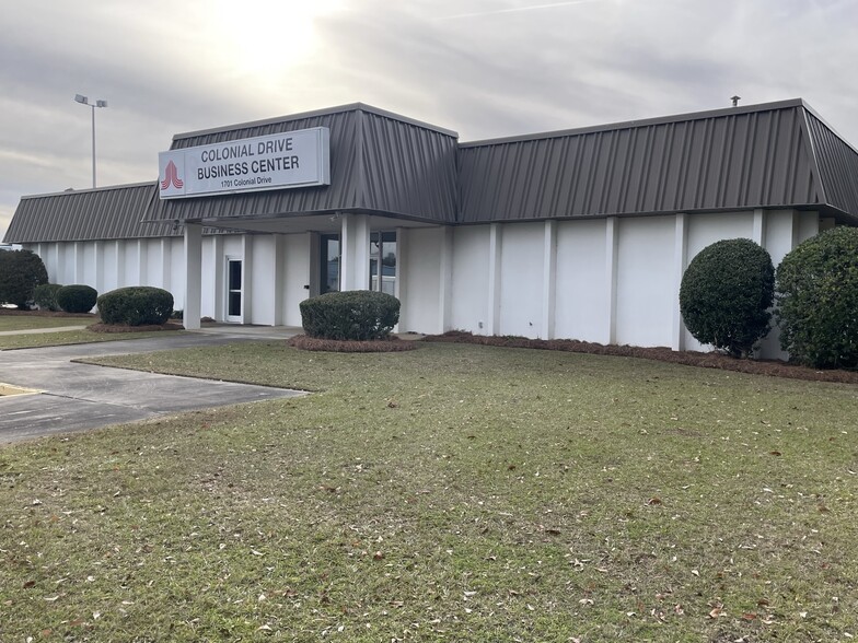 1701 Colonial Dr, Thomasville, GA à louer - Photo de l’immeuble – Image 1 sur 9