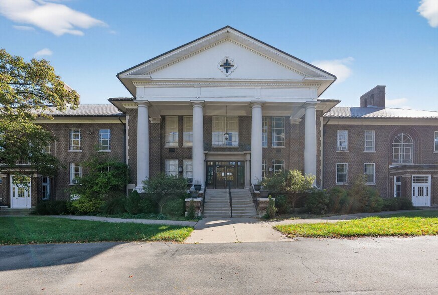 1918 Mechanicsburg Rd, Springfield, OH à vendre - Photo principale – Image 1 sur 45