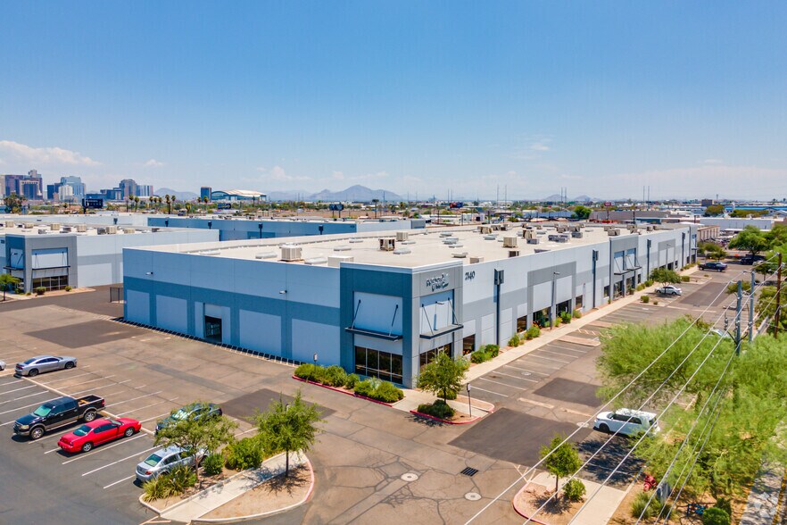 2140 S 7th Ave, Phoenix, AZ à louer - Photo de l’immeuble – Image 3 sur 6
