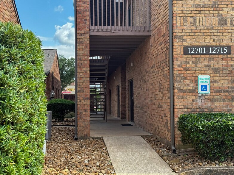 12701-12715 Woodforest Blvd, Houston, TX à vendre - Photo de l’immeuble – Image 2 sur 14