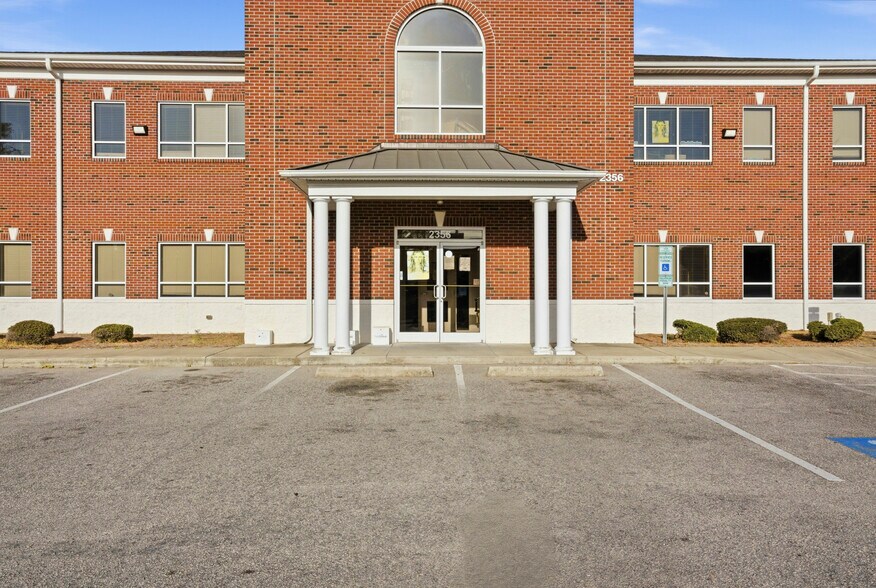 2356 John Smith Rd, Fayetteville, NC à louer - Photo de l’immeuble – Image 2 sur 36