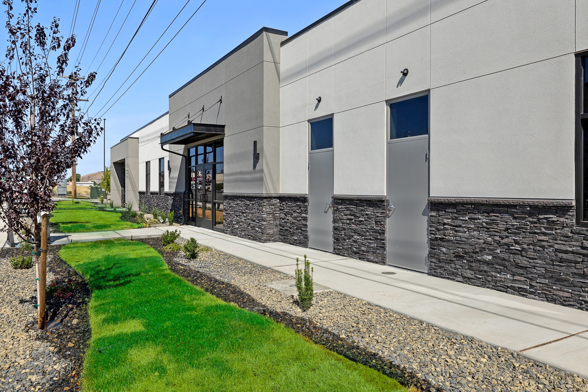 7034 W Clearwater Ave, Kennewick, WA à louer Photo de l’immeuble– Image 1 sur 8
