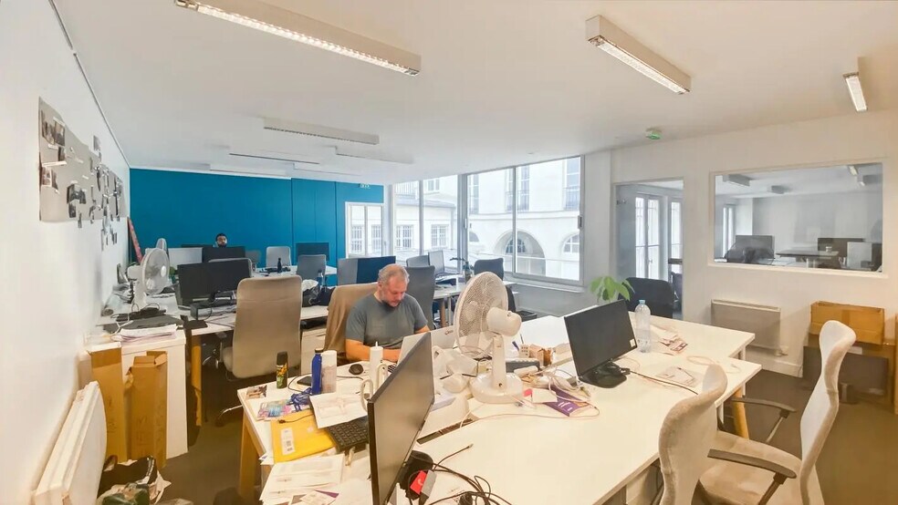 Bureau dans Paris à louer - Photo de l’immeuble – Image 3 sur 9