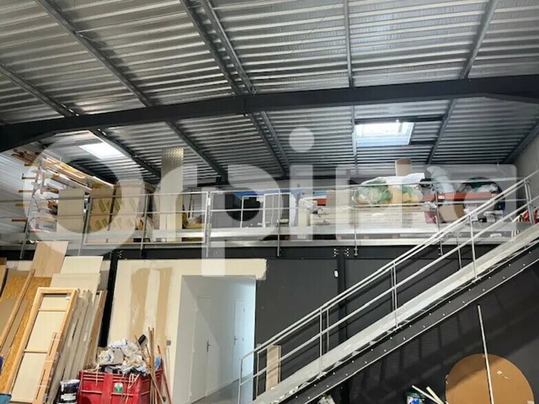 Bureau dans Dompierre-sur-Mer à louer - Photo intérieure – Image 1 sur 3