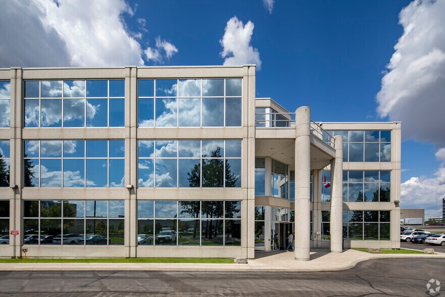 2355 Skymark Ave, Mississauga, ON à louer - Photo de l’immeuble – Image 3 sur 11