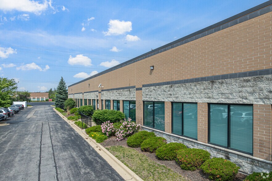 8151 W 183rd St, Tinley Park, IL à louer - Photo de l’immeuble – Image 3 sur 7