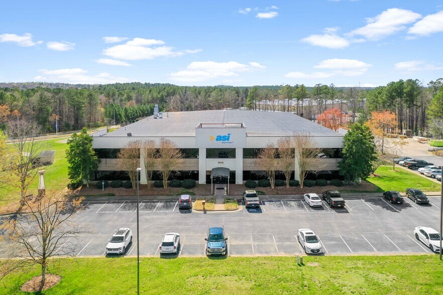 600 Irving Pky, Holly Springs, NC à louer - Photo principale – Image 1 sur 13