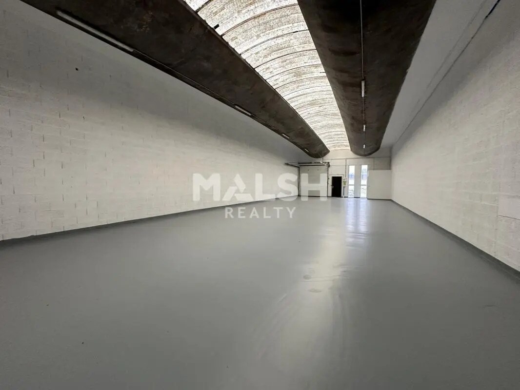 Local d’activités dans Saint-Priest à louer Photo intérieure– Image 1 sur 6