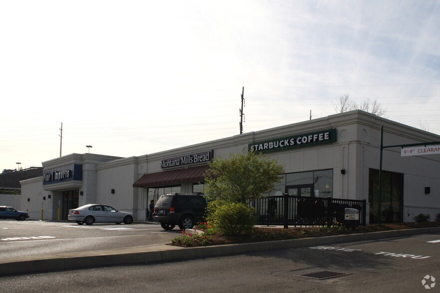 2540 Vestal Pky E, Vestal Township, NY à louer - Photo de l’immeuble – Image 2 sur 4