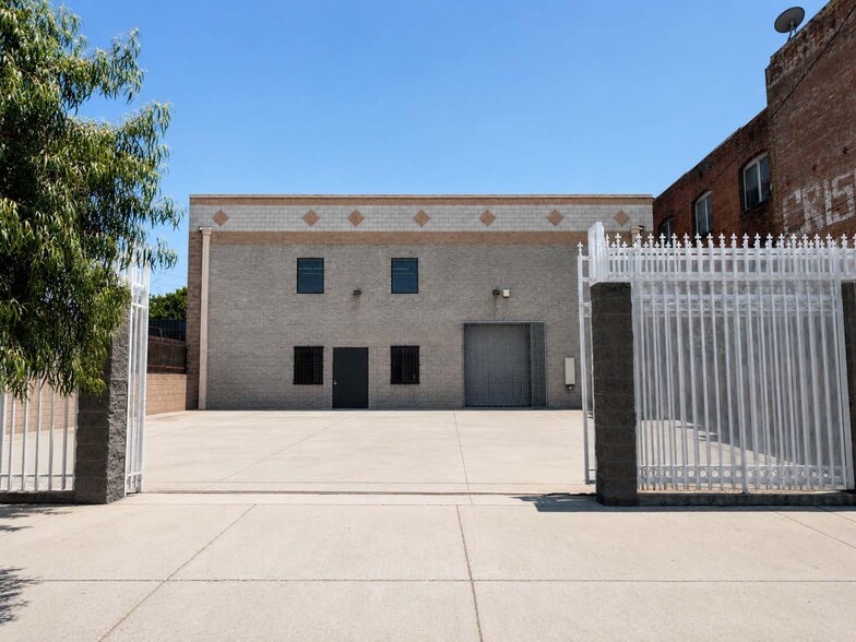 2120 S Main St, Los Angeles, CA à louer - Photo de l’immeuble – Image 3 sur 16