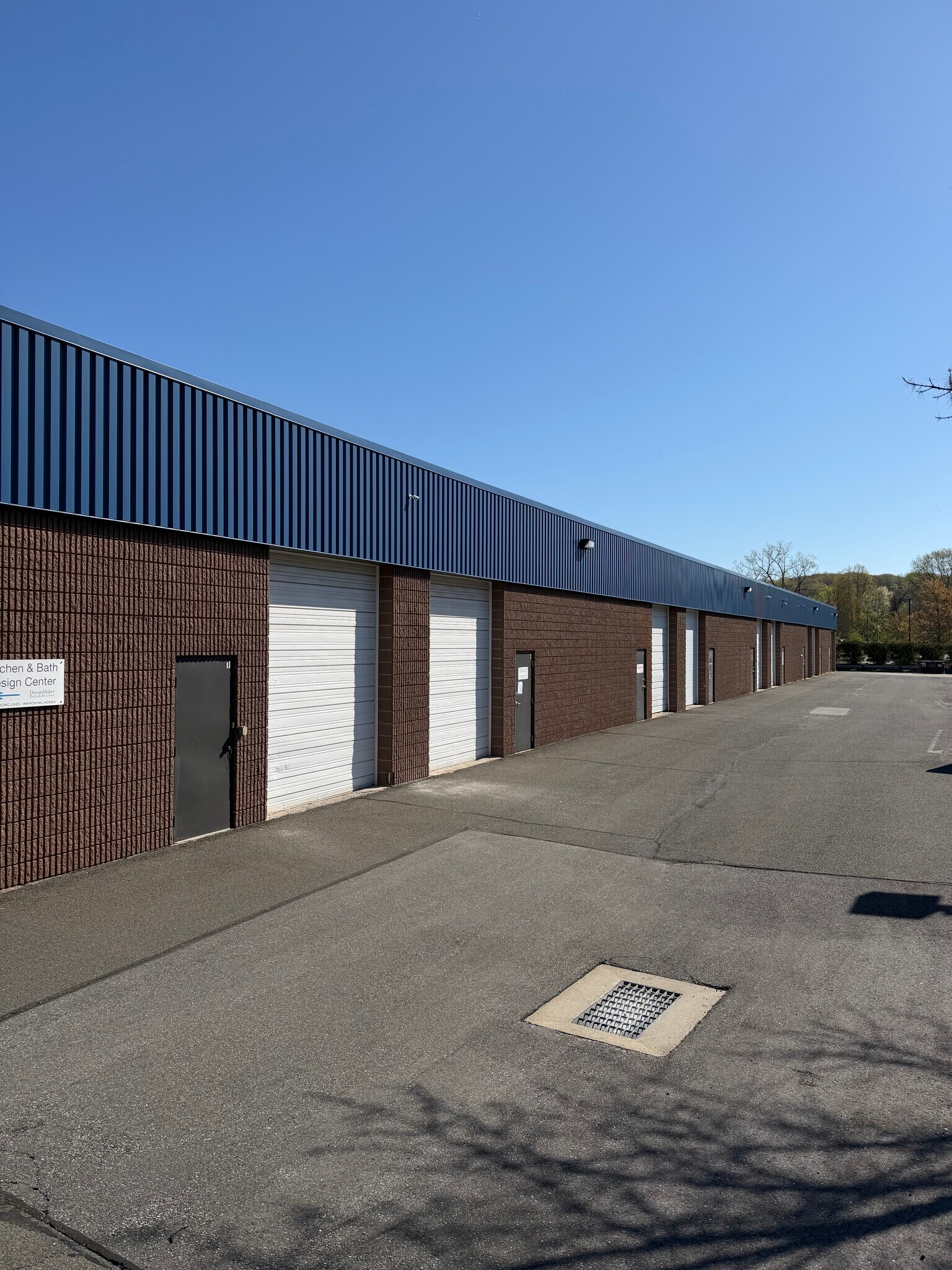 65 Louis St, Newington, CT à louer Photo de l’immeuble– Image 1 sur 5