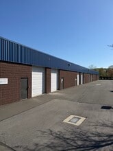 65 Louis St, Newington, CT à louer Photo de l’immeuble– Image 1 sur 36