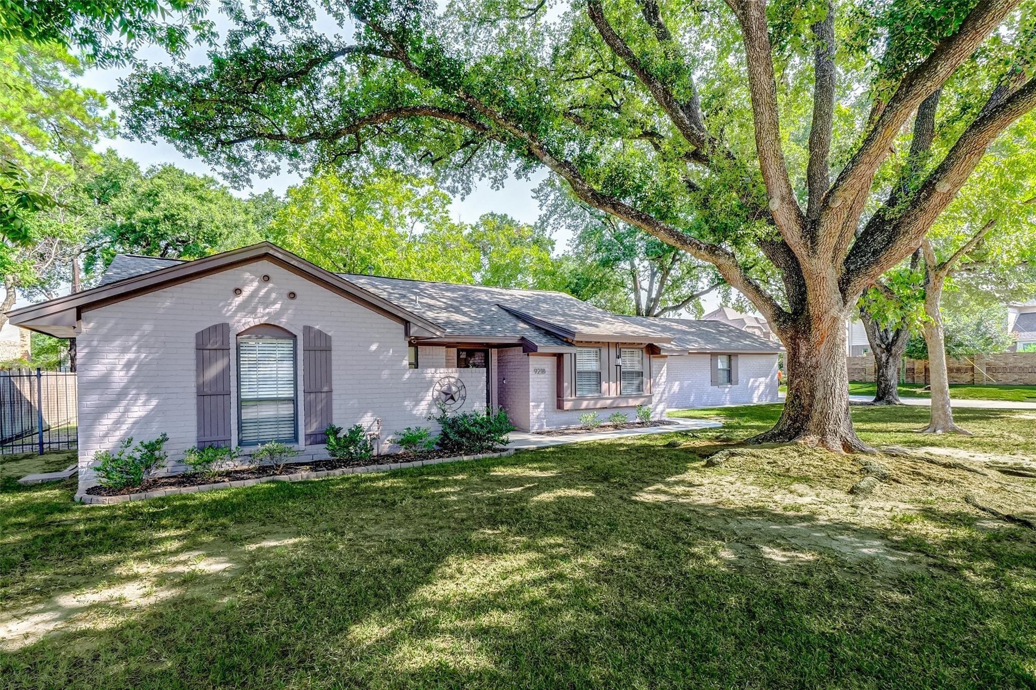 9218 Hammerly Blvd, Houston, TX à louer Photo de l’immeuble– Image 1 sur 21