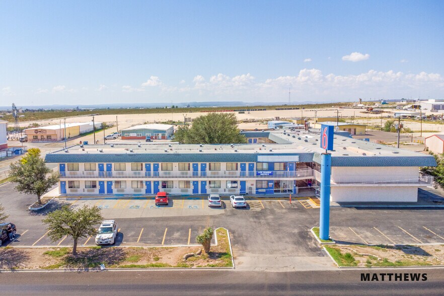 Motel 6 - Two Property Portfolio portefeuille de 2 biens à vendre sur LoopNet.fr - Photo de l’immeuble – Image 2 sur 5