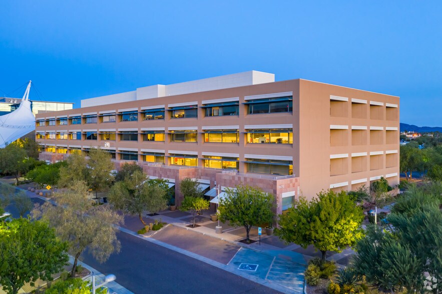 1475 N Scottsdale Rd, Scottsdale, AZ à louer - Photo de l’immeuble – Image 2 sur 14