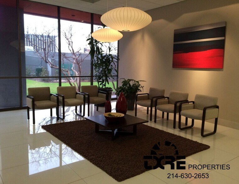 1111 W Mockingbird Ln, Dallas, TX à louer - Photo intérieure – Image 3 sur 6