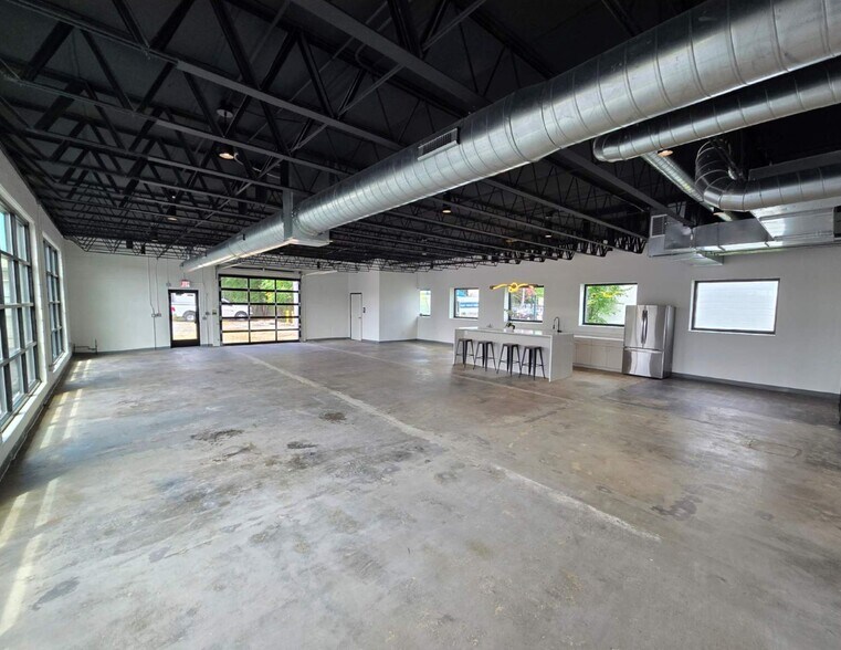 2100 N Hamilton St, Richmond, VA à louer - Photo intérieure – Image 2 sur 11