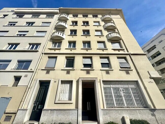 Plus de détails pour 15 Rue Des Rancy, Lyon - Logement à vendre