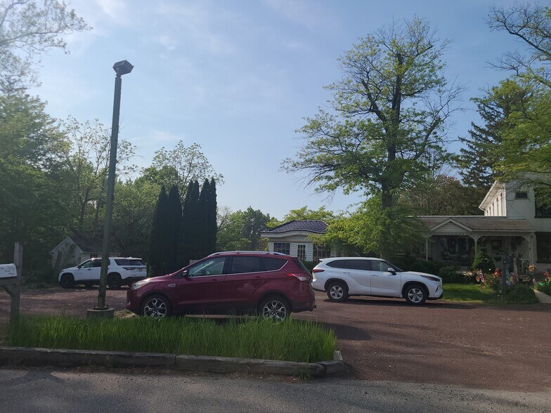 1500 E Philadelphia Ave, Gilbertsville, PA à louer - Photo de l’immeuble – Image 3 sur 14