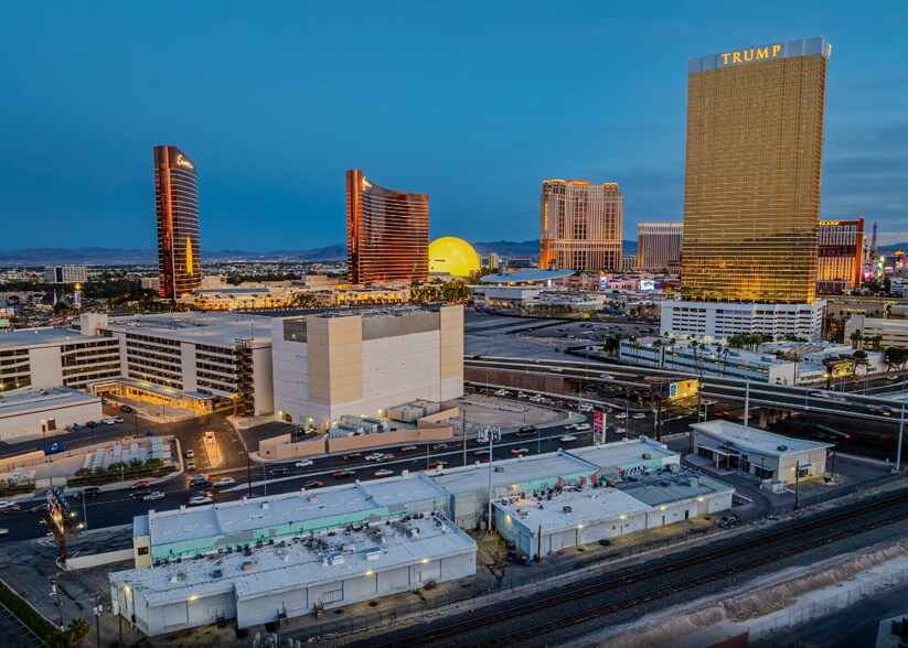 3115-3155 Sammy Davis Jr Dr, Las Vegas, NV à louer - Photo de l’immeuble – Image 3 sur 8