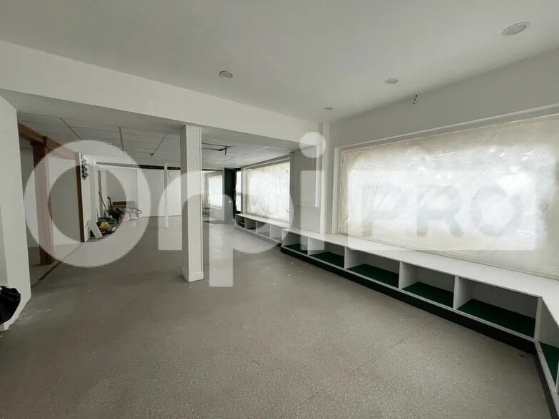 Local commercial dans Songeons à vendre - Photo de l’immeuble – Image 2 sur 4