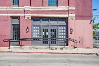 215-219 S Main St, Fort Worth, TX à louer Photo intérieure– Image 2 sur 23