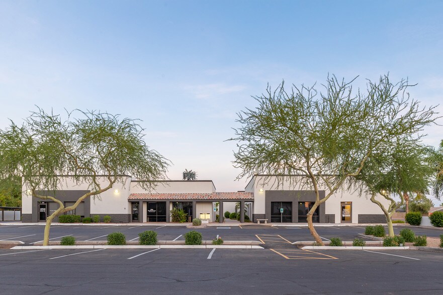 2451 E Baseline Rd, Gilbert, AZ à louer - Photo de l’immeuble – Image 2 sur 7