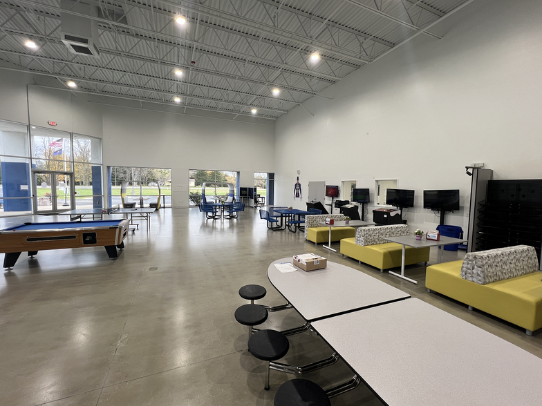 7565 S State Road 109, Knightstown, IN à vendre - Photo de l’immeuble – Image 2 sur 6
