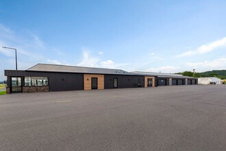 1215 N Riverfront Dr, Mankato, MN à louer Photo de l’immeuble– Image 2 sur 11