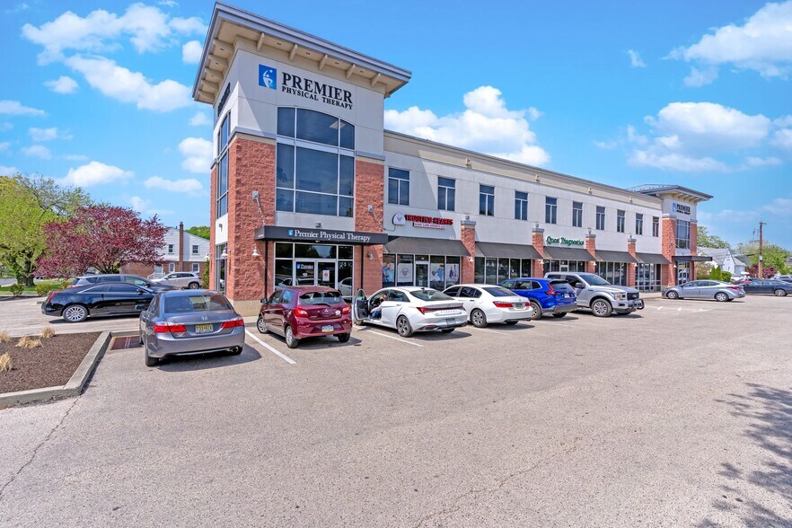 501-537 W MacDade Boulevard, Folsom, PA à vendre - Photo de l’immeuble – Image 2 sur 7