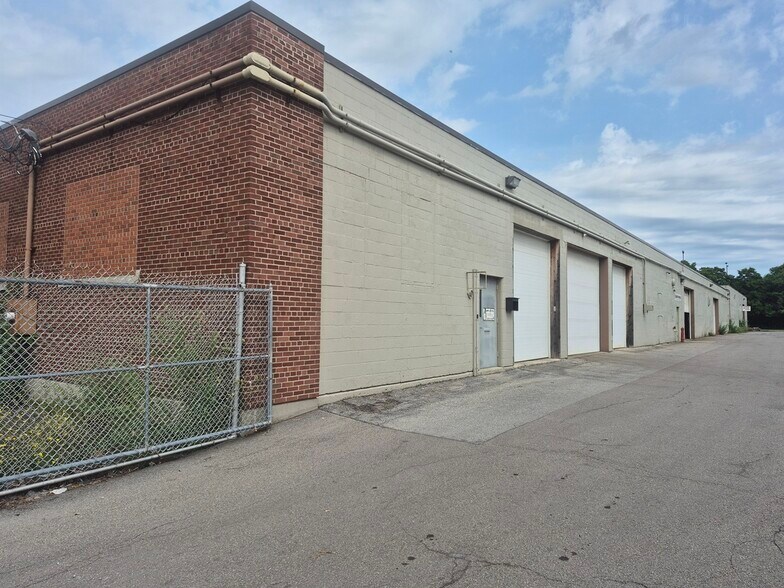 900 Maple St, Rochester, NY à vendre - Photo de l’immeuble – Image 2 sur 5