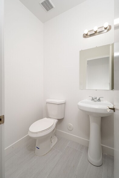 8246 N 61st Ave, Glendale, AZ à vendre - Photo de l’immeuble – Image 2 sur 26