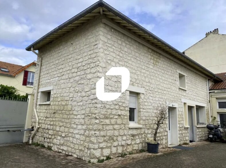 Bureau dans Nanterre à louer - Photo de l’immeuble – Image 3 sur 4
