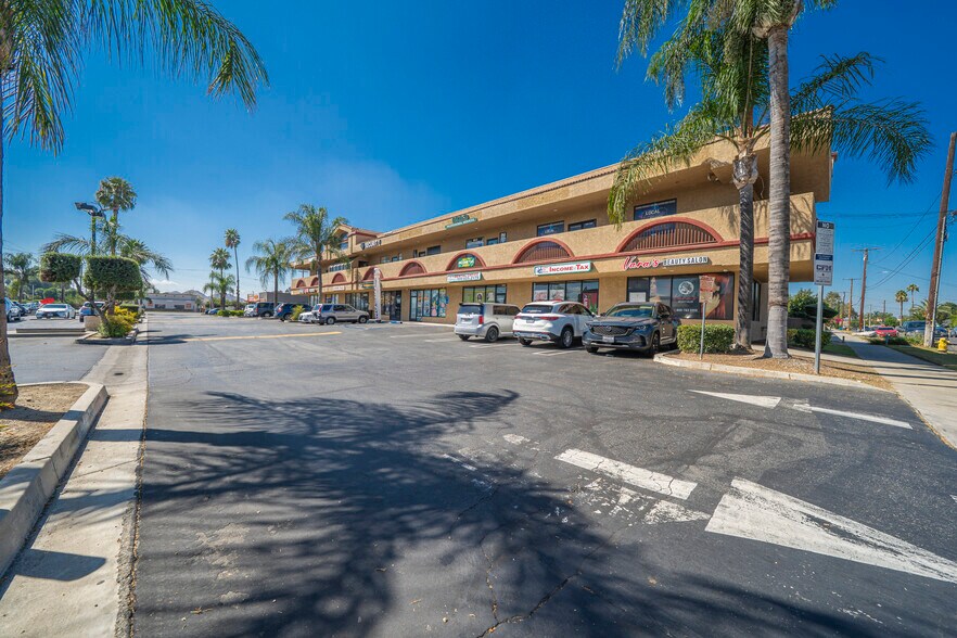 821-833 W Valley Blvd, Colton, CA à vendre - Photo de l’immeuble – Image 2 sur 12