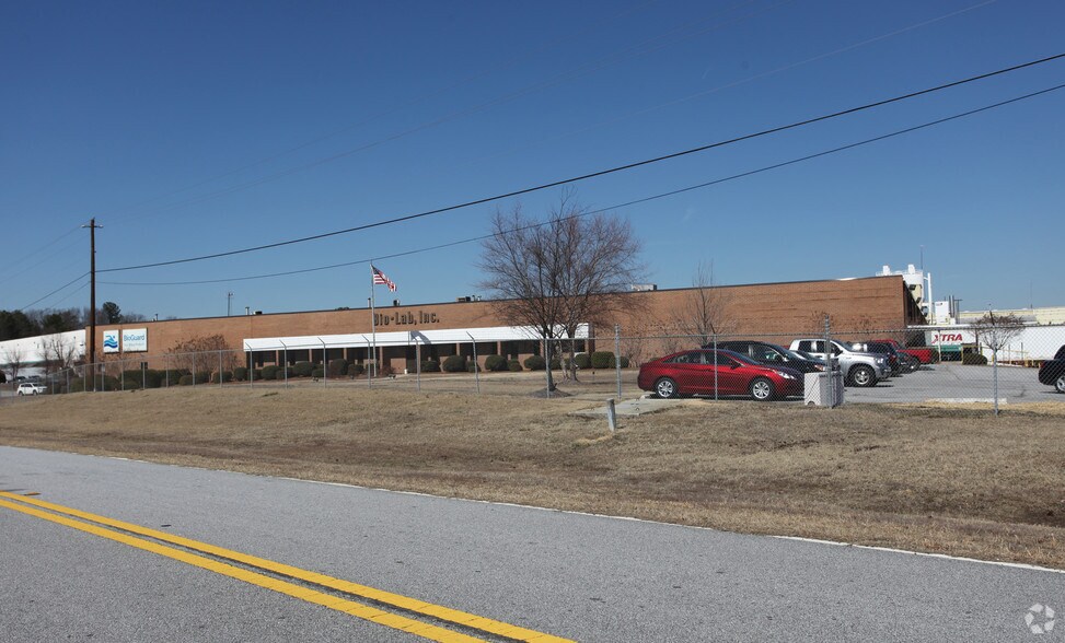 1739 Dogwood Dr SW, Conyers, GA à vendre - Photo principale – Image 1 sur 2