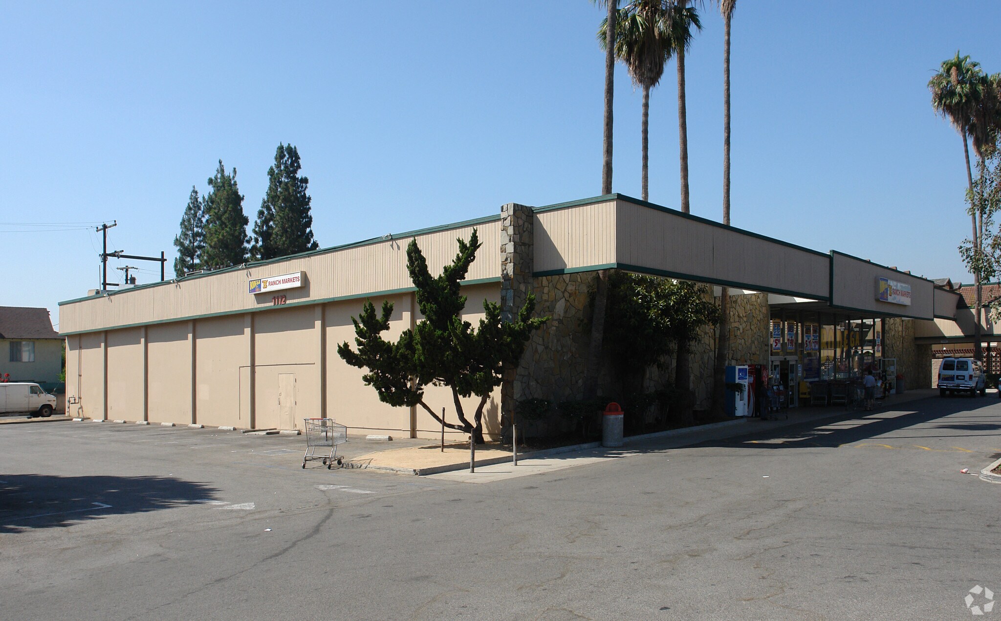 1112 Walnut Ave, Tustin, CA à louer Photo principale– Image 1 sur 4