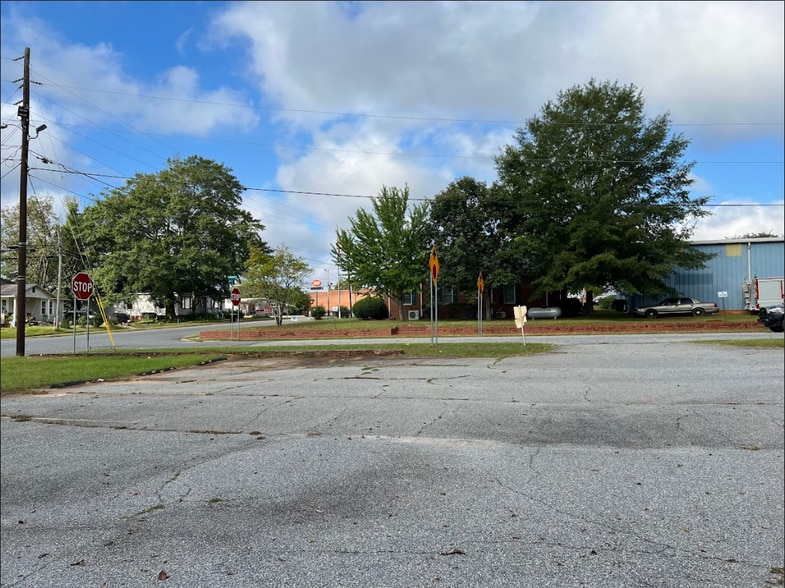 200 E 6th Ave, Buena Vista, GA à vendre - Photo de l’immeuble – Image 3 sur 11