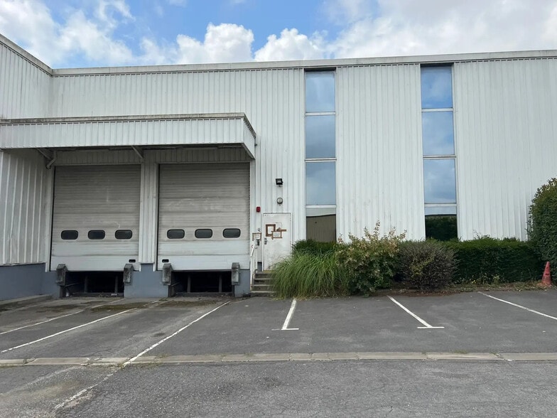 Industriel/Logistique dans Mitry-Mory à vendre - Photo de l’immeuble – Image 3 sur 4