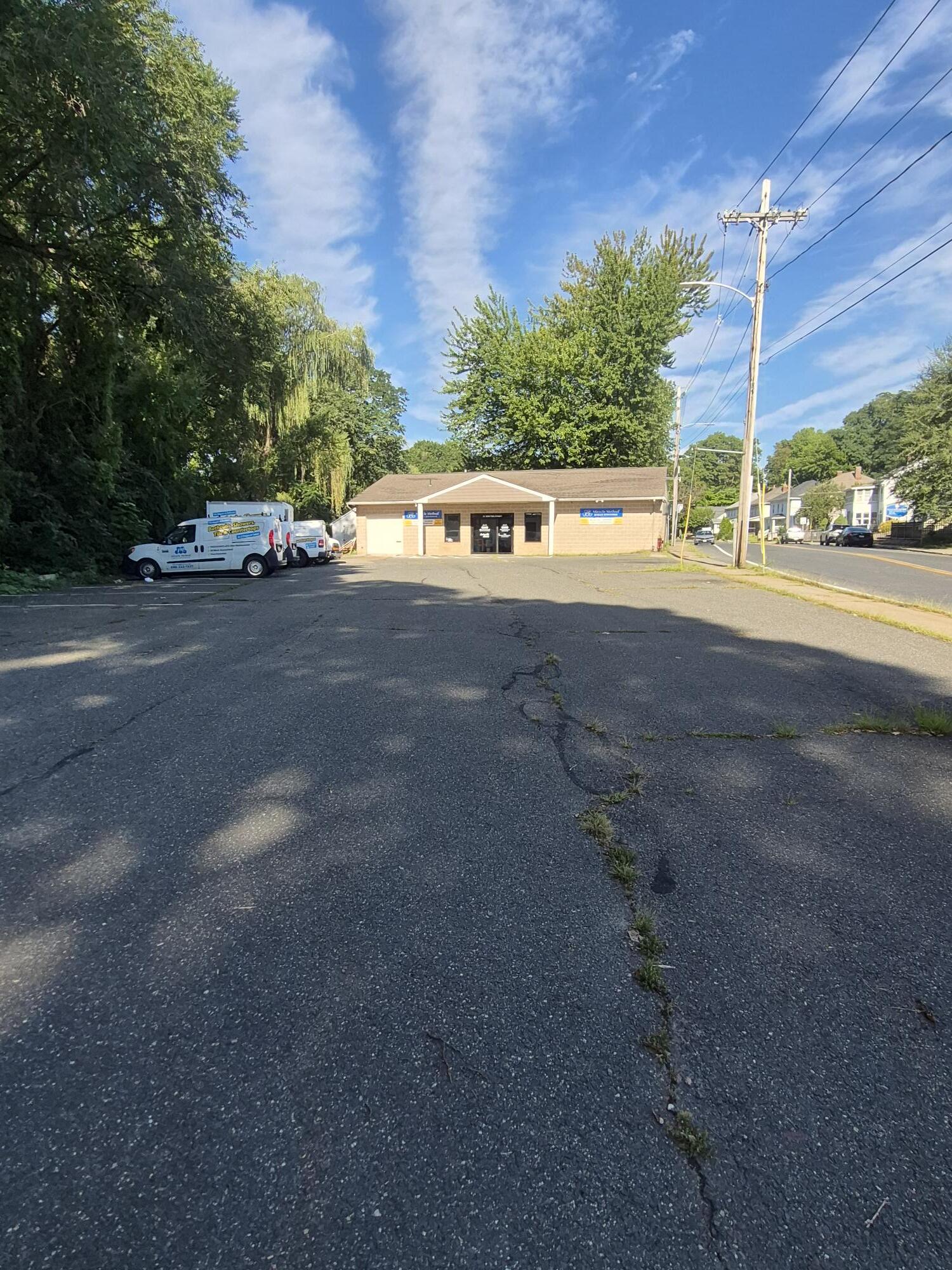 33 Grattan St, Chicopee, MA à vendre Photo de l’immeuble– Image 1 sur 4