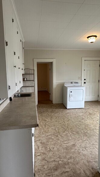 932 Lisbon St, Lewiston, ME à vendre - Photo de l’immeuble – Image 3 sur 37